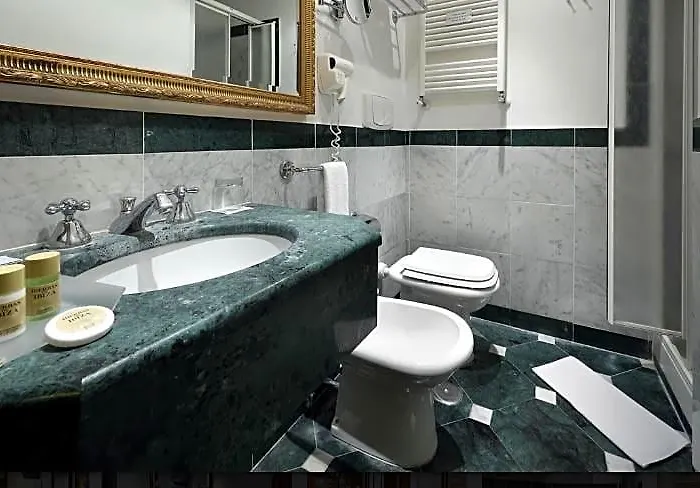 Exe International Palace מלון 4*