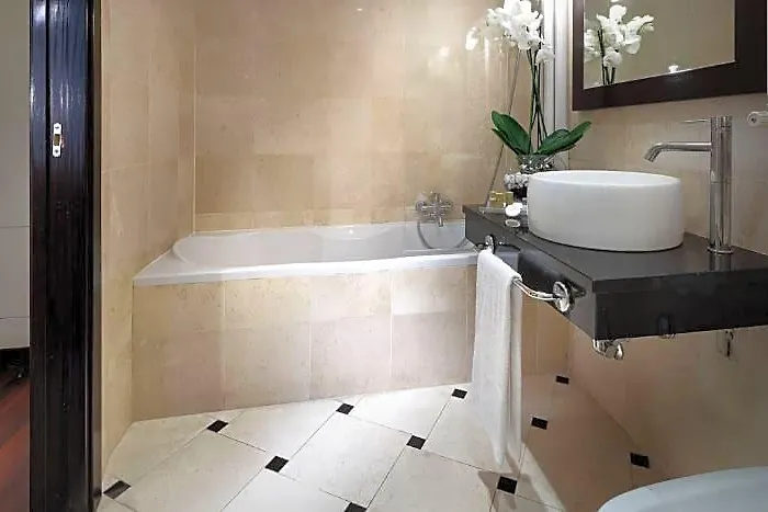 Exe International Palace Hotel 4*